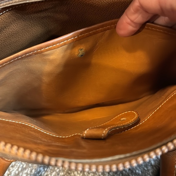 Vintage Dooney & Bourke AWL Shoulder Satchel Zipper British Tan Crossbody R21 - Picture 8 of 15